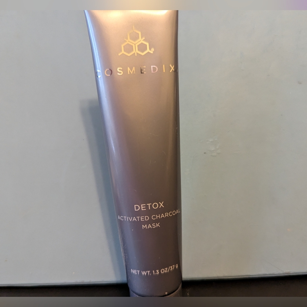 Cosmedix Detox Activated Charcoal Mask